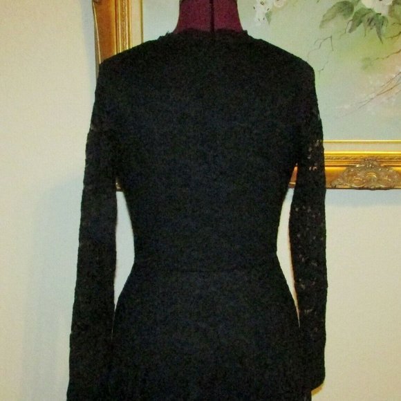 DIVIDED BY H&M BLACK LACE SKATER V NECKLINE DRESS - Picture 3 of 5